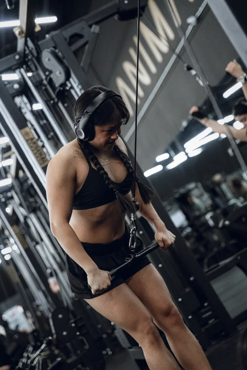 Training at Animal Paradise Gyms, Vineland NJ: cable crunch