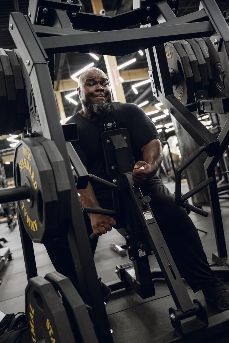 Training at Animal Paradise Gyms, Vineland NJ: plate loaded row